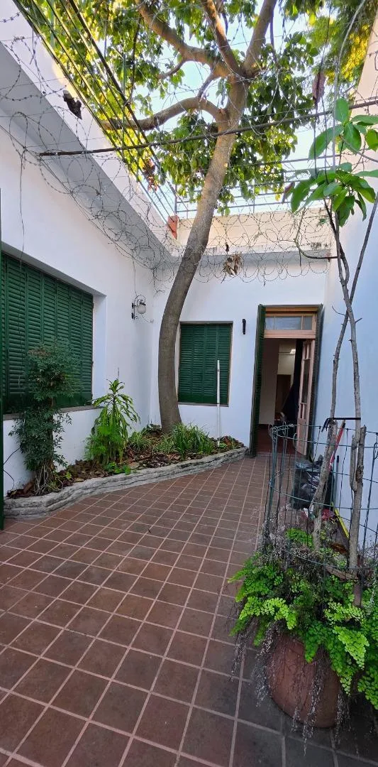 Casa de 4 Ambientes con Patio y Terraza