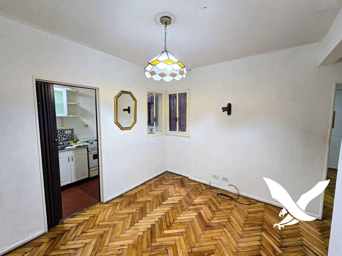 Двухкомнатная квартира с отдельной кухней в Colegiales