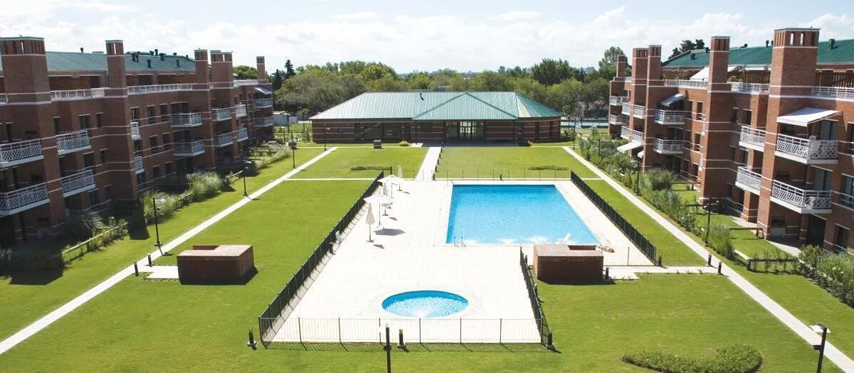 Alquiler Departamento 2 Ambientes con Jardin Propio en Complejo Solares de San Isidro