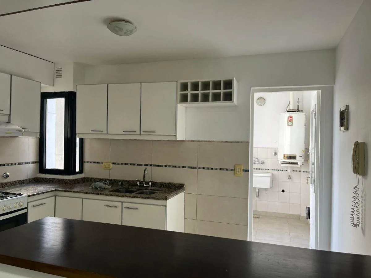 Exc. 2 Amb 60 m&sup2; Sin Expensas 1º Piso por Escalera