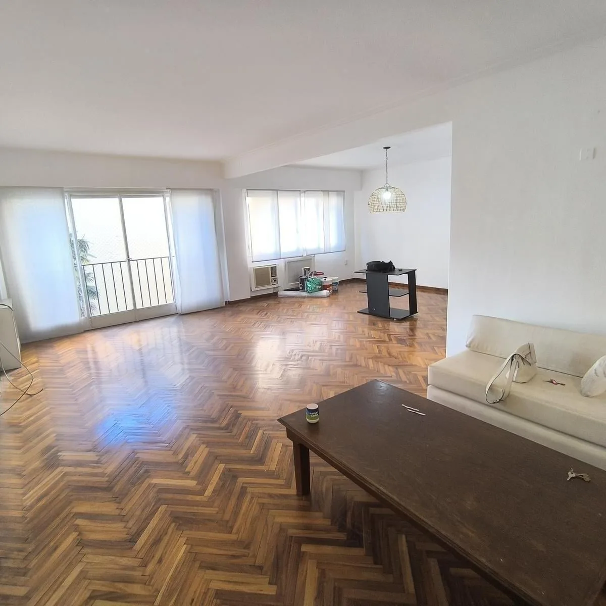 Unico Departamento de 4 Ambientes con Dependencia y Cochera Muy Luminoso! Gran Oportunidad!