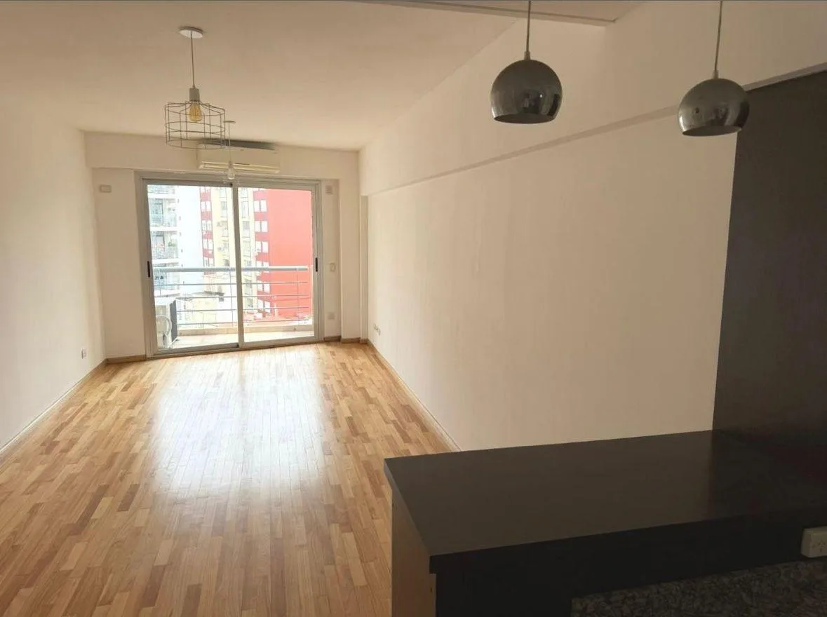 2 ambientes con balcón y vista abierta