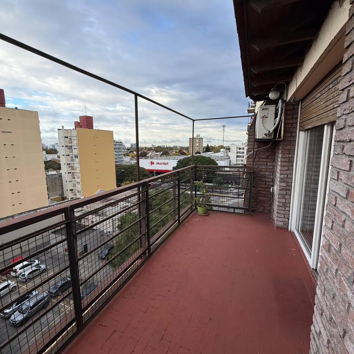 Departamento de 3 Ambientes con Vista Abierta en Vicente López