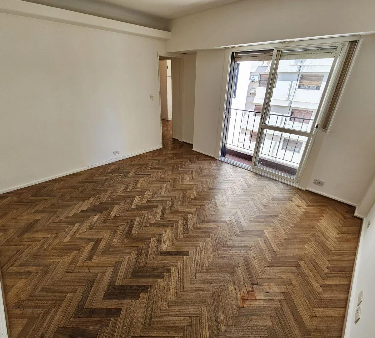 8th floor lateral with French balcony