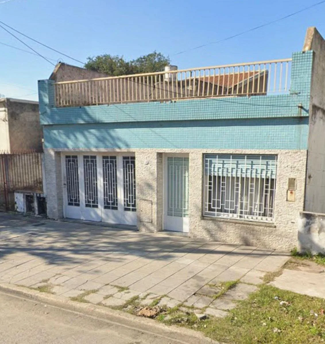Casa con Cochera y Quincho en Alquiler, Lanús Este