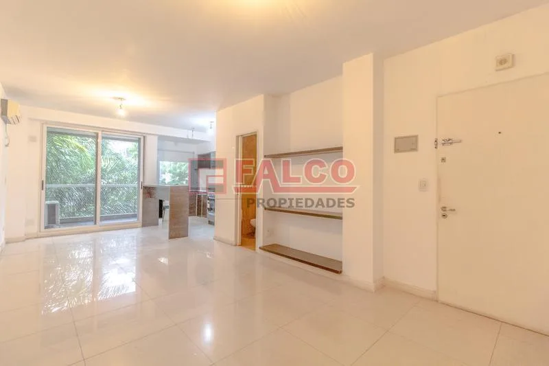 Moderno 2 Ambientes con Balcon a La Calle en Centenera 800