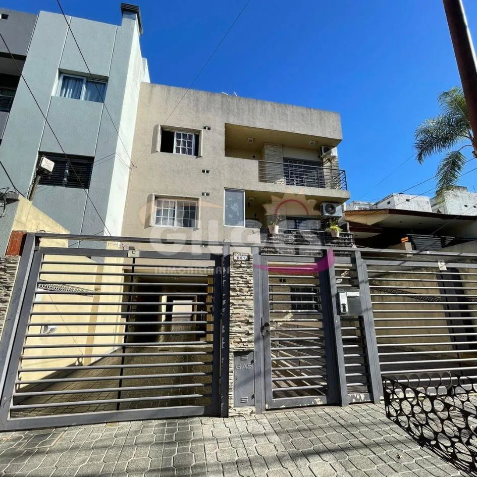 Alquiler Departamento 3 Ambientes en Ramos Mejia con Balcón y Cochera Descubierta