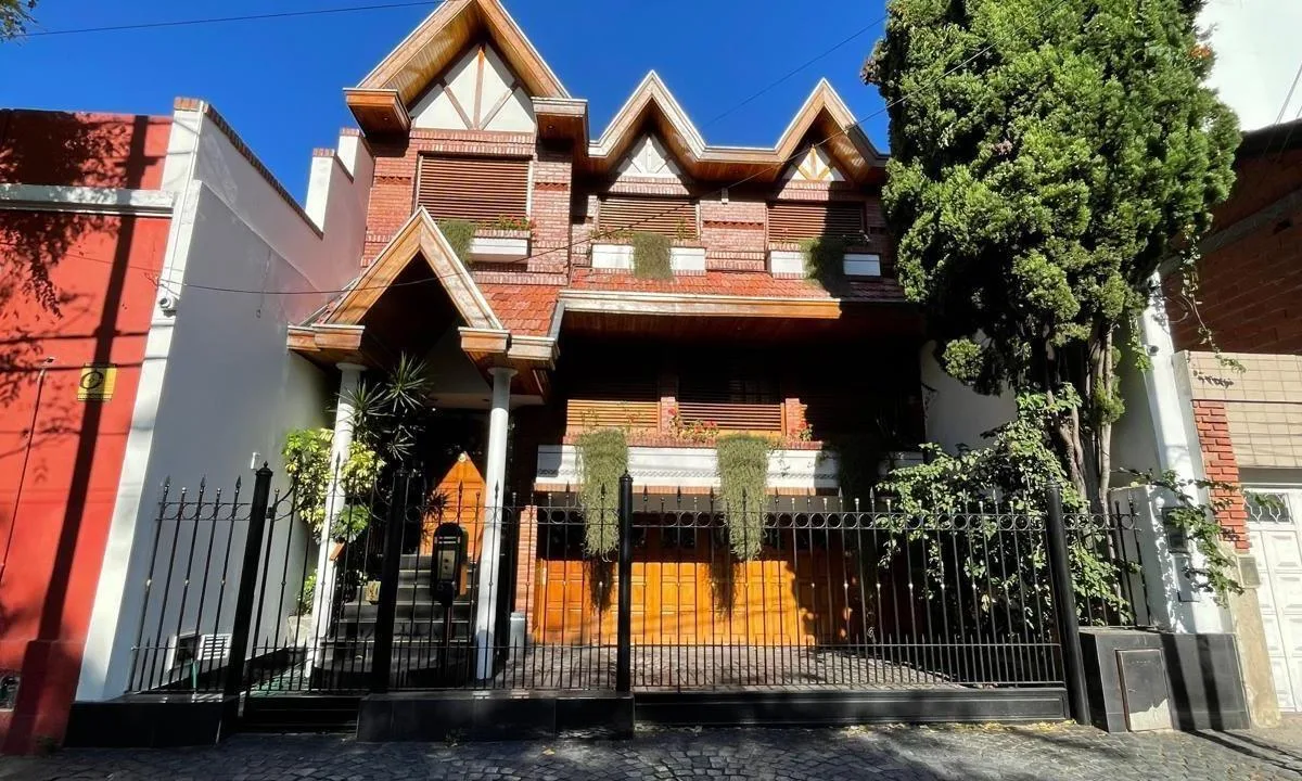 4BR chalet with pool and quincho