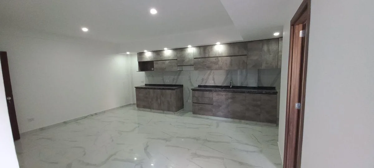 Alquiler P. H. 2 Ambientes. Pb con Patio. Lanus Oeste