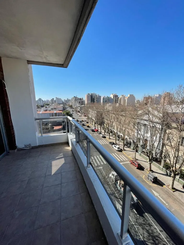 Monoambiente con Balcón Aterrazado