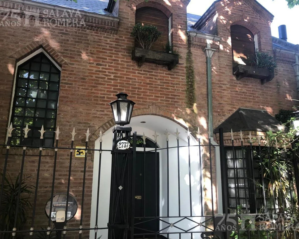 Chalé com jardim e piscina