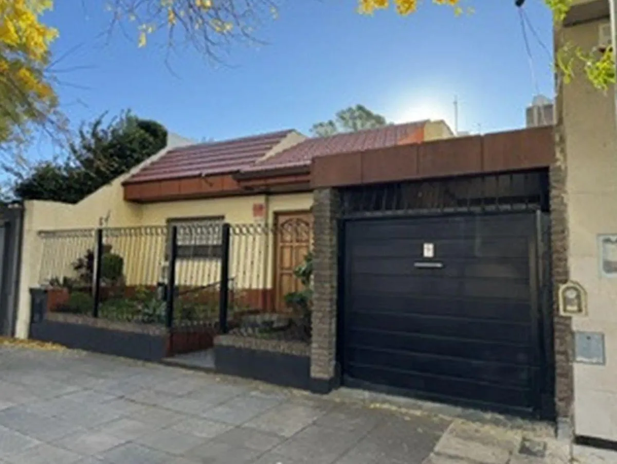 Imperdible Casa Lote Propio de 4 Ambientes con Garage, Patio y Terraza
