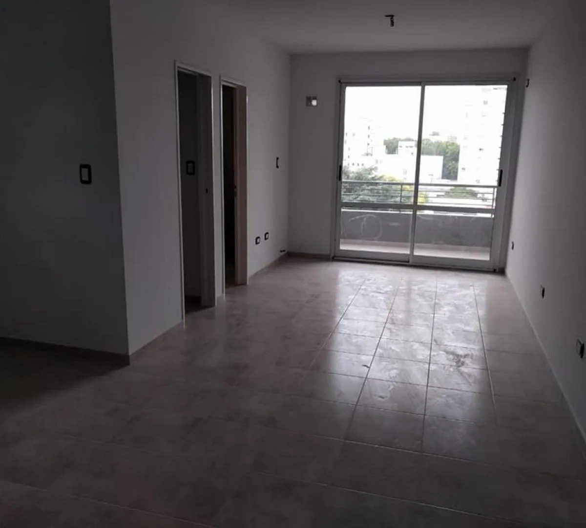 Studio com varanda e aquecimento