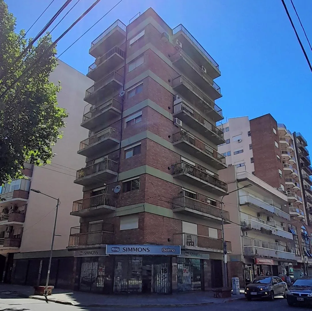 Departamento 3 Ambientes con Cochera Descubierta