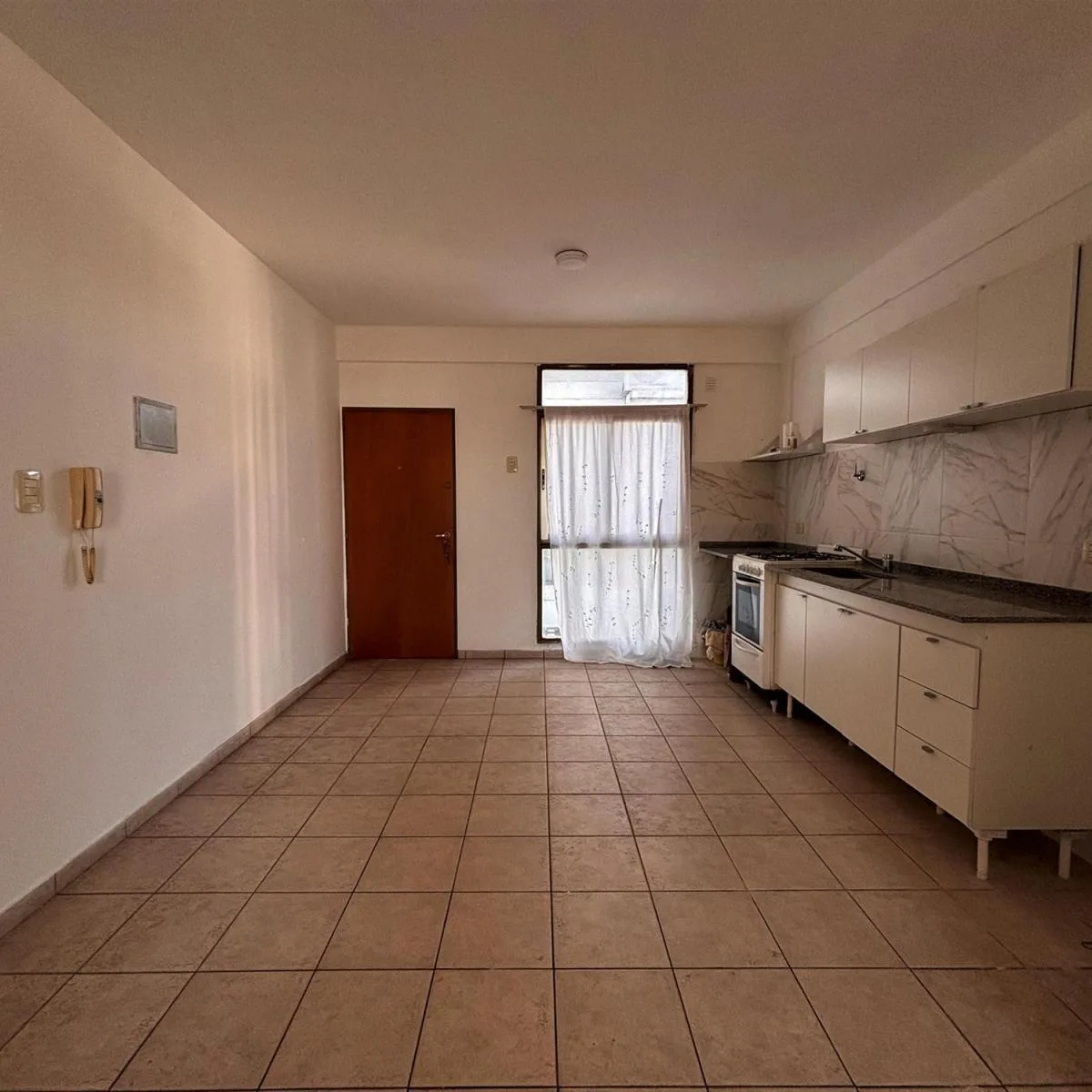 Departamento de 1 Dormitorio en Alquiler. Opción Cochera. La Plata