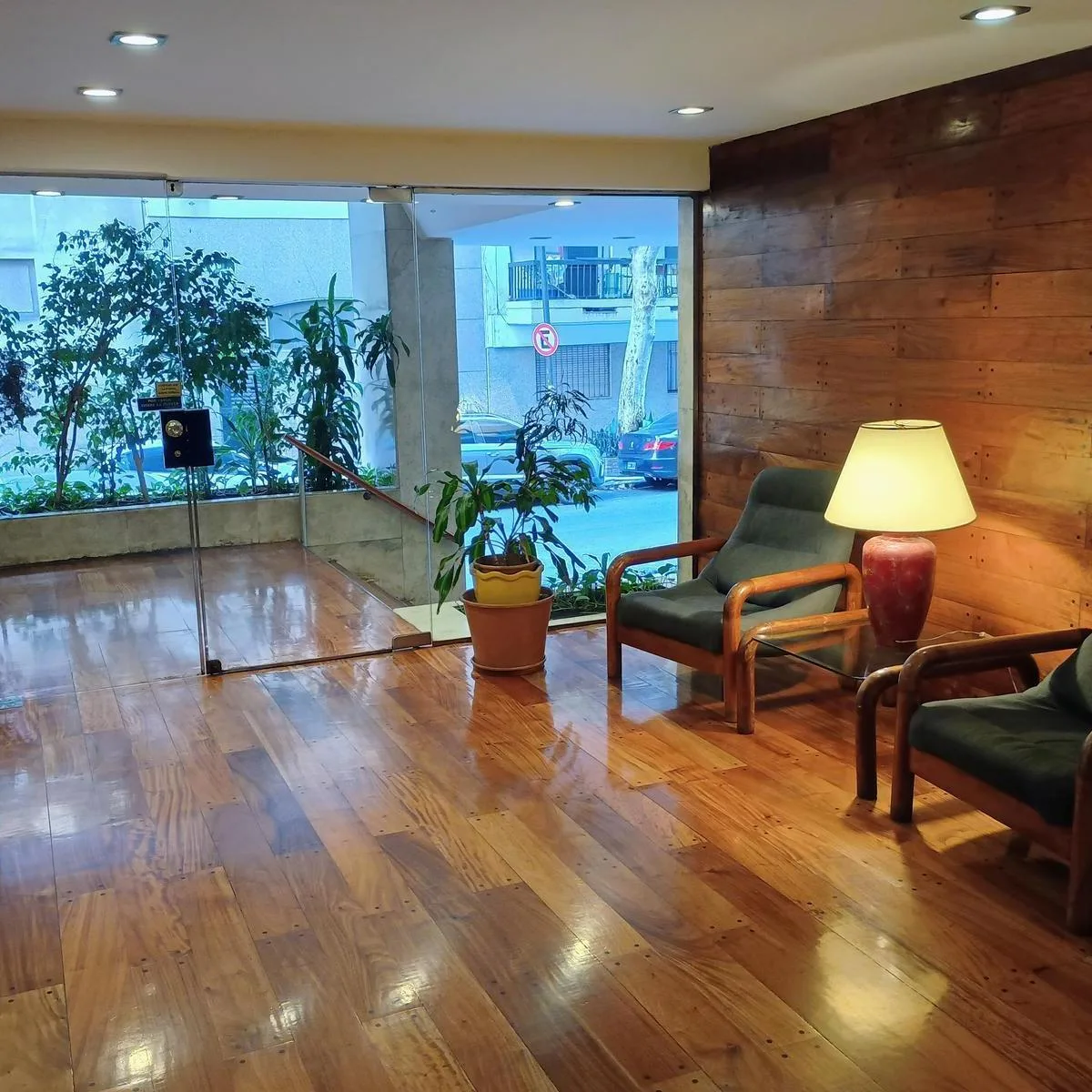 Recoleta 4-room apartment with balcony