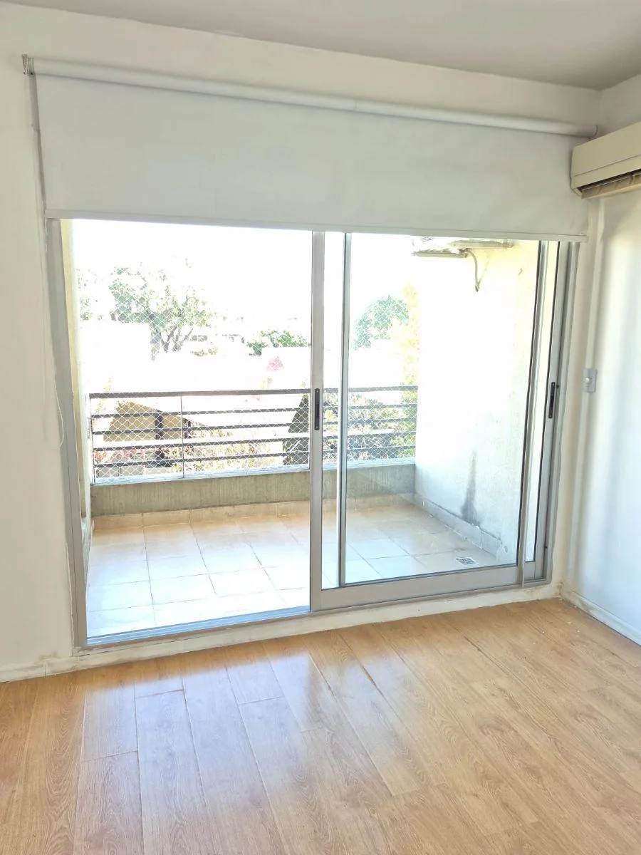 Monoambiente con balcón y amenities