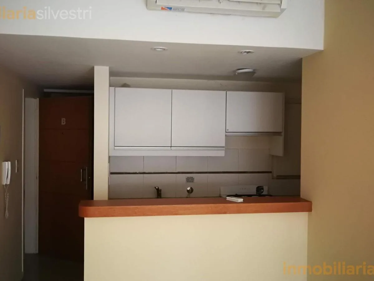 12 Entre 48 y 49 - Monoambiente en Alquiler