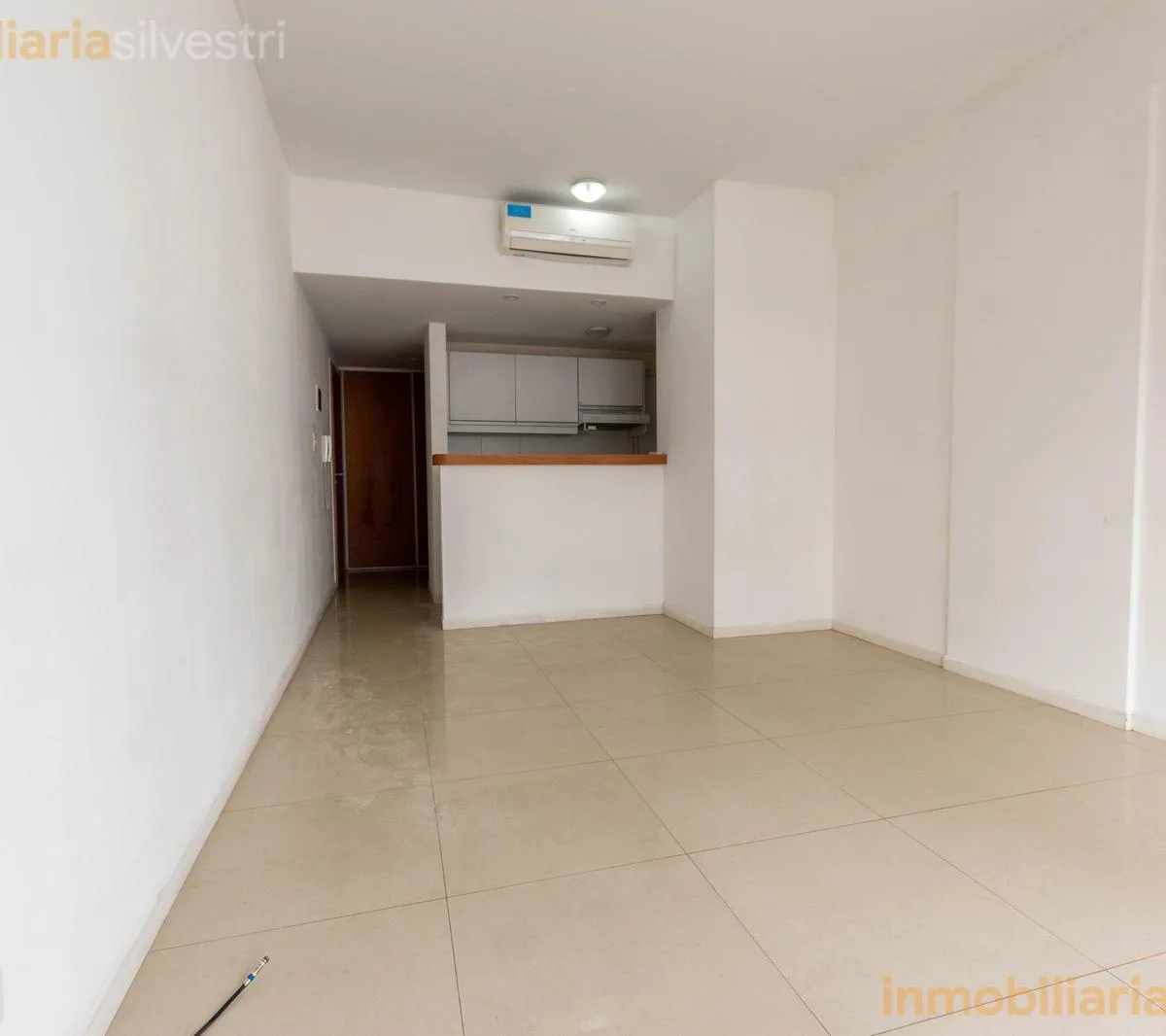 12 Entre 48 y 49 - Monoambiente en Alquiler