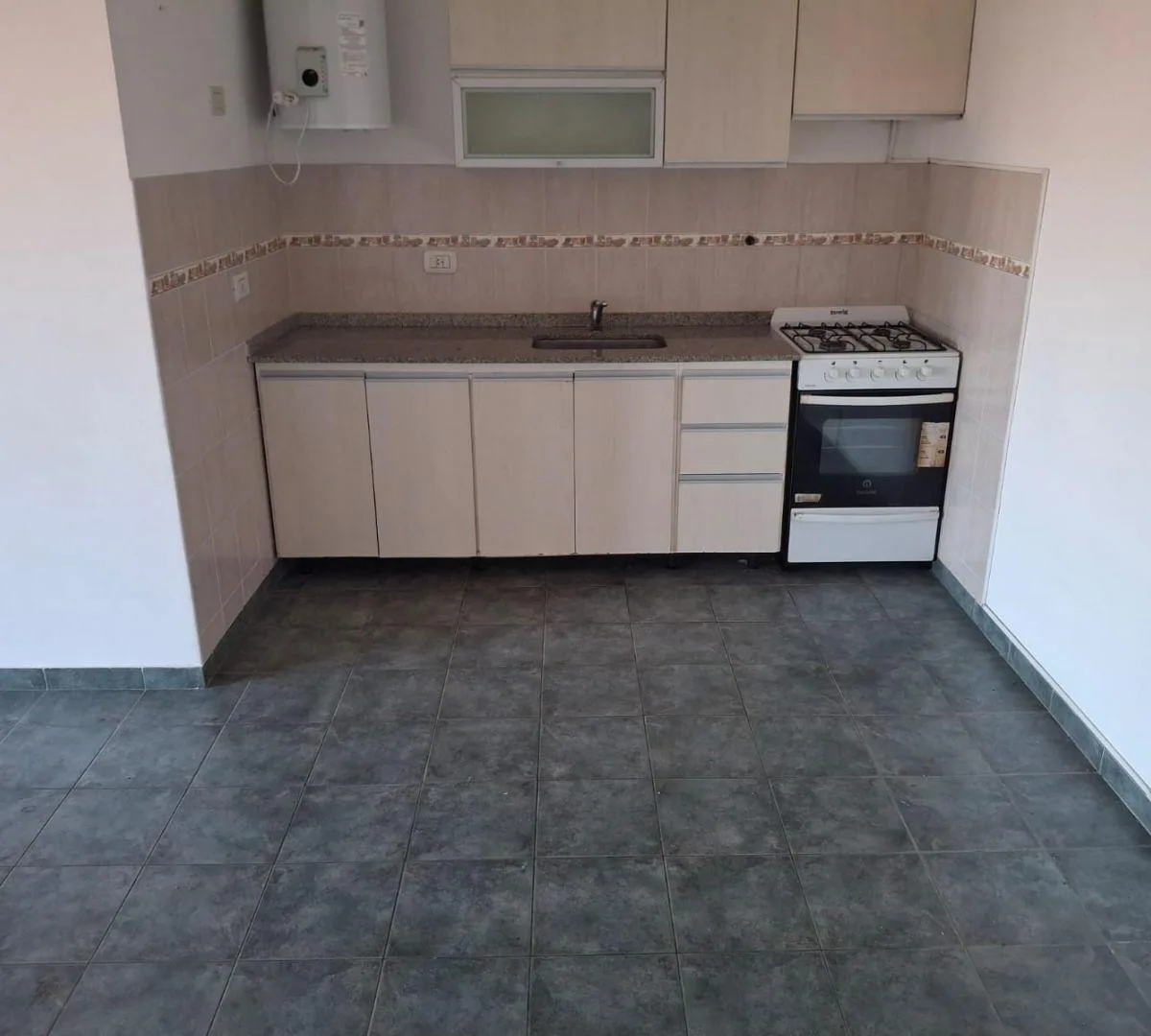 Imóvel: 1 quarto, La Matanza
