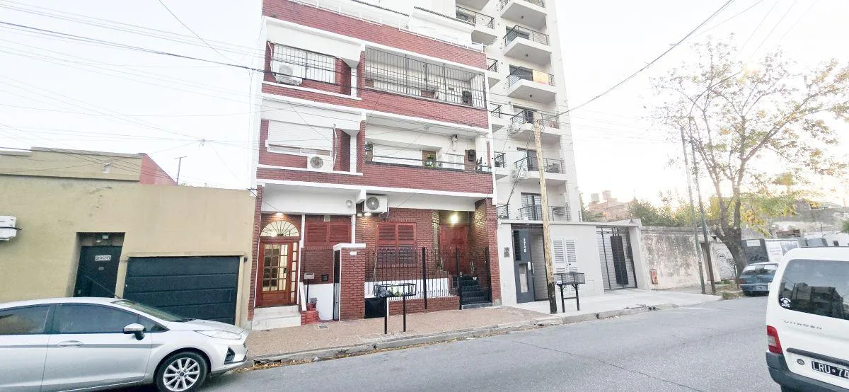Hermoso 2 Ambientes con Balcón y Aire – Listo Para Mudarse”
