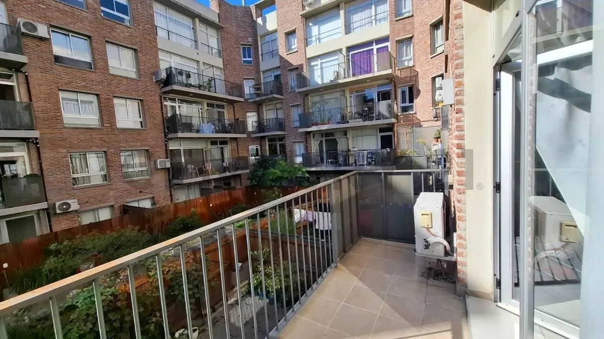 Duplex 2 quartos, varanda