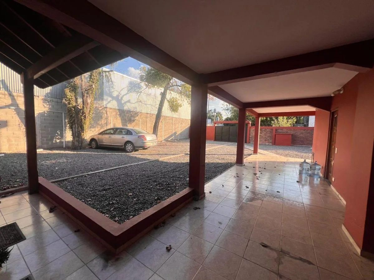2 bedrooms, patio and parking
