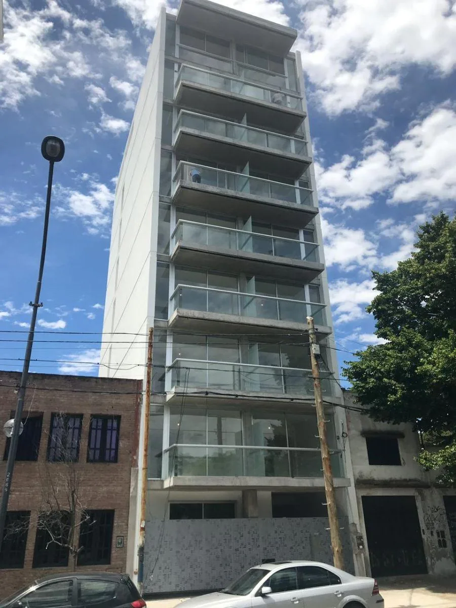 Front-facing with balcony and equipped kitchen