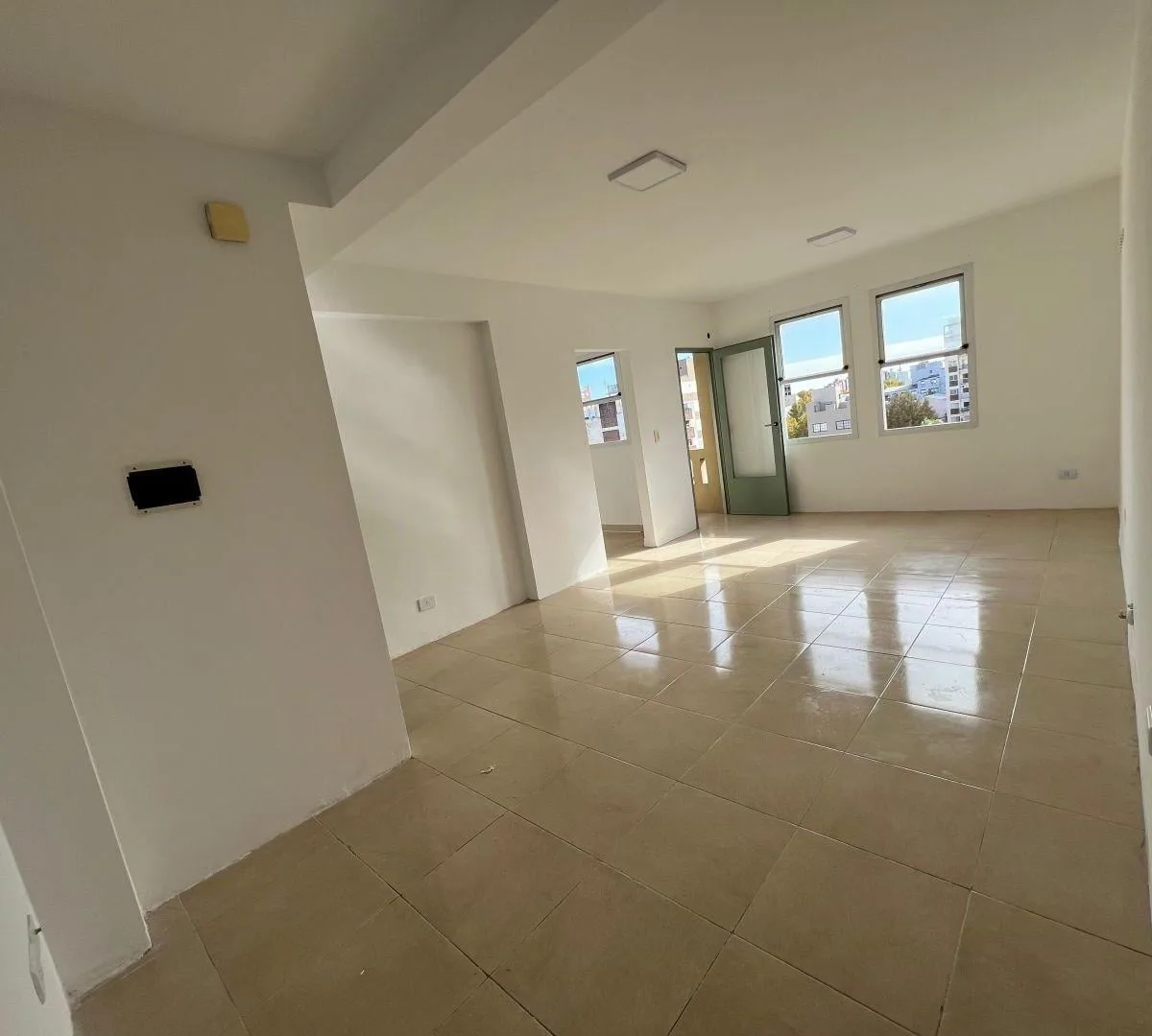 Caseros 2-room, bathtub bathroom