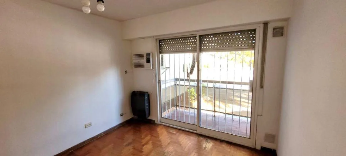 3-room unit with balcony and parking