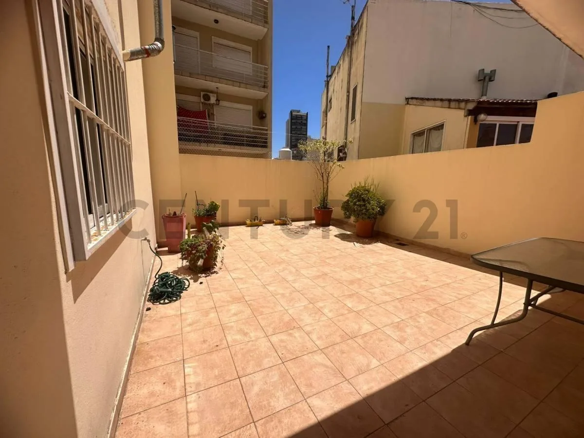 Alquiler de Departamento Dos Ambientes en Monte Castro