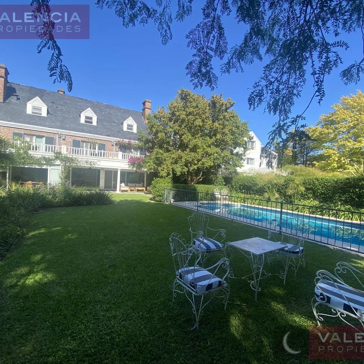 Casa en Alquiler en Barrio Cerrado