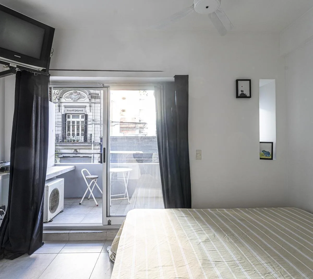 Studio mobiliado com varanda