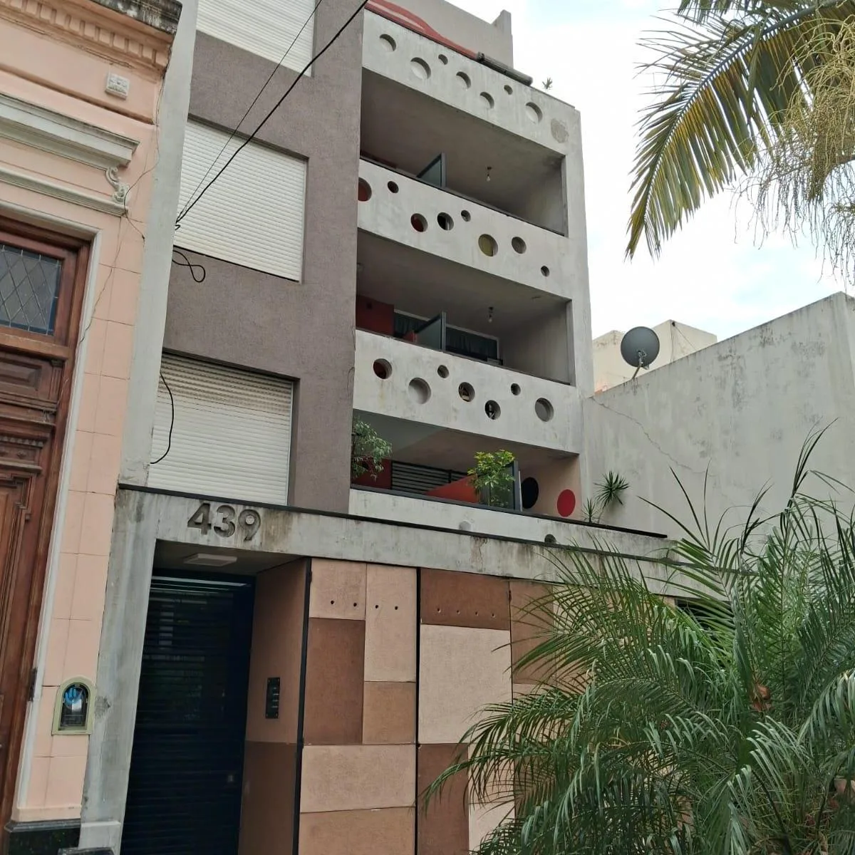 Excelente 2 Ambientes con Balcón - Contrafrente - Cocina Integrada - No Admite Mascotas - 4 Cuadras