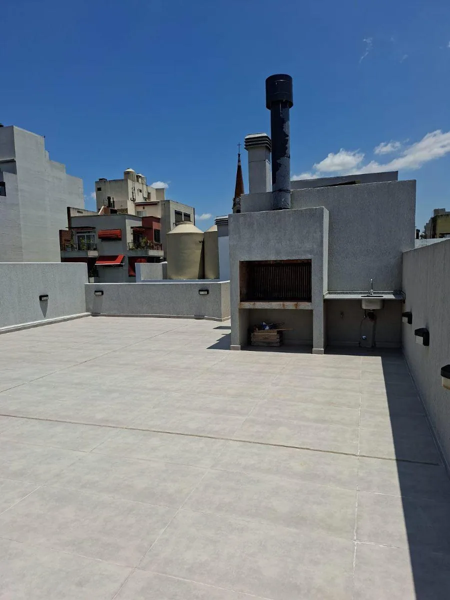 Monoambiente con 2 patios
