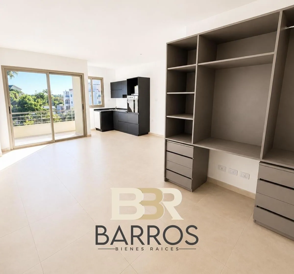 32 m² studio with balcony
