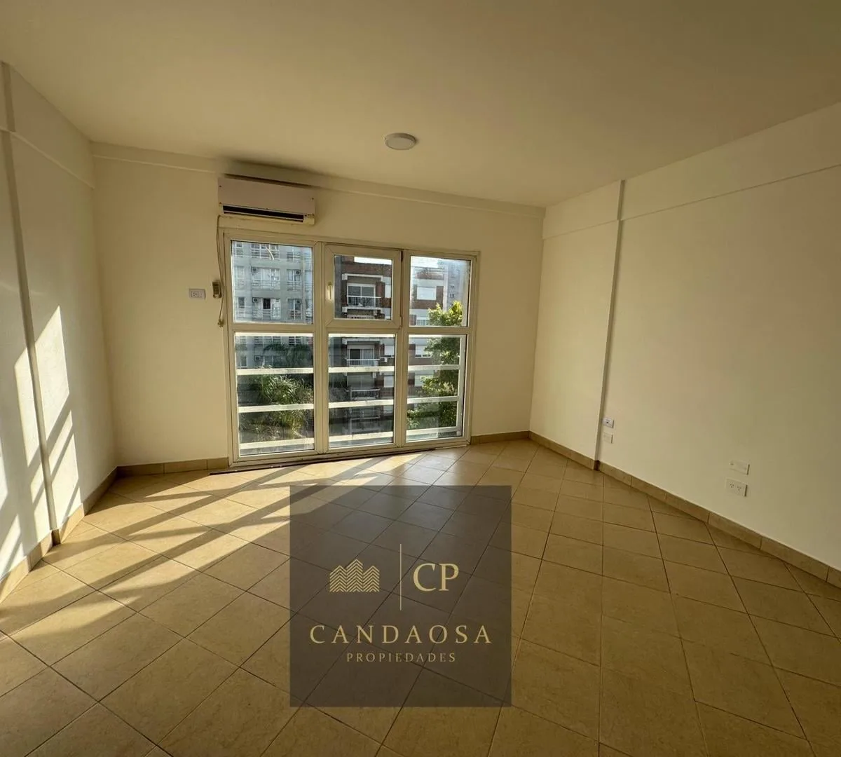 Adg. Monoambiente con Cochera Apto Profesional