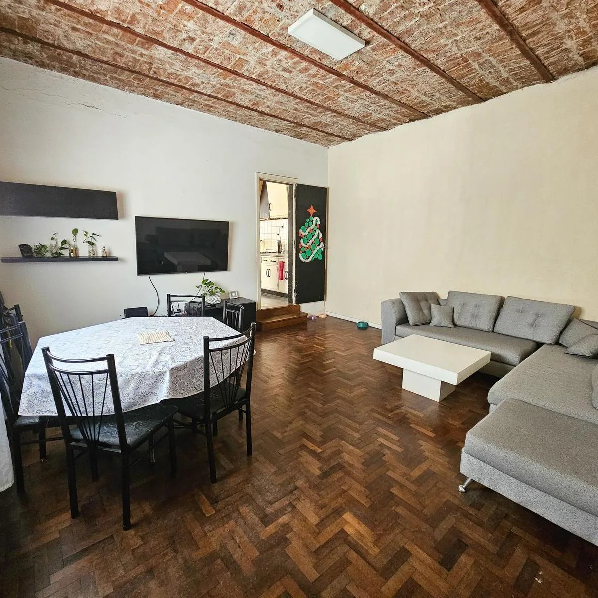 PH a Reciclar con Balcón y Patio Propio en Caballito
