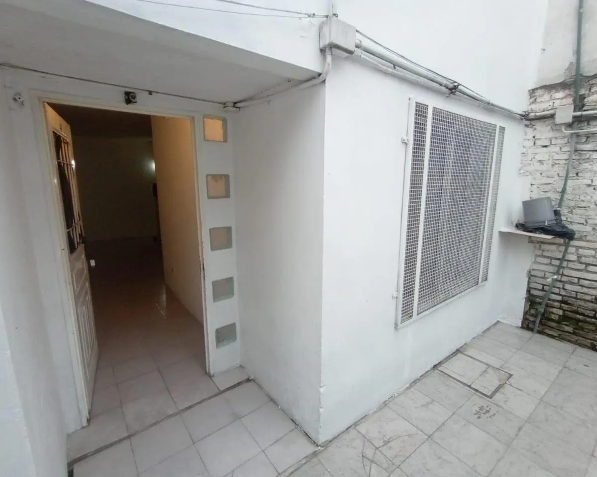 2-room unit with shared patio