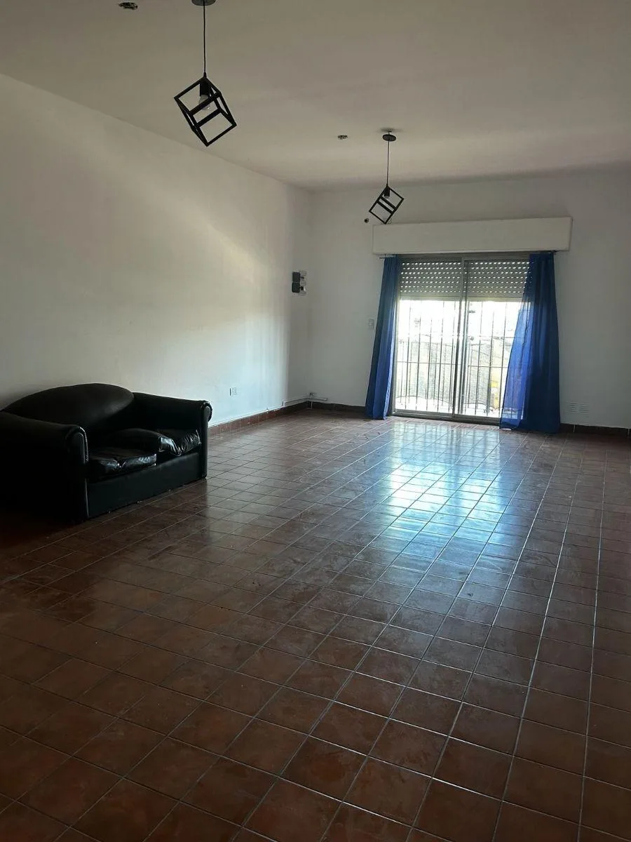 Alquiler Departamento Monoambiente en Planta Alta