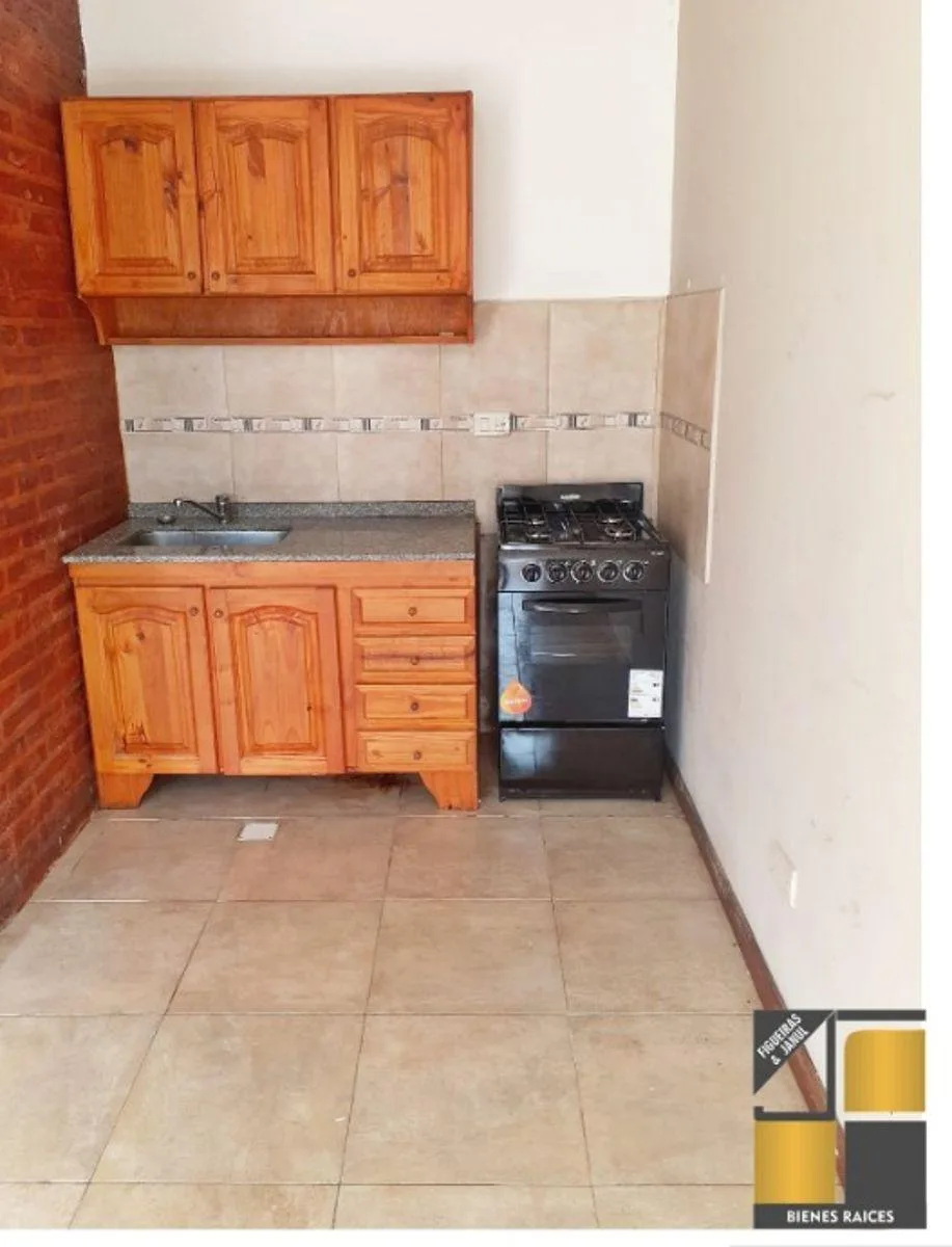2 ambientes con patio y sin expensas
