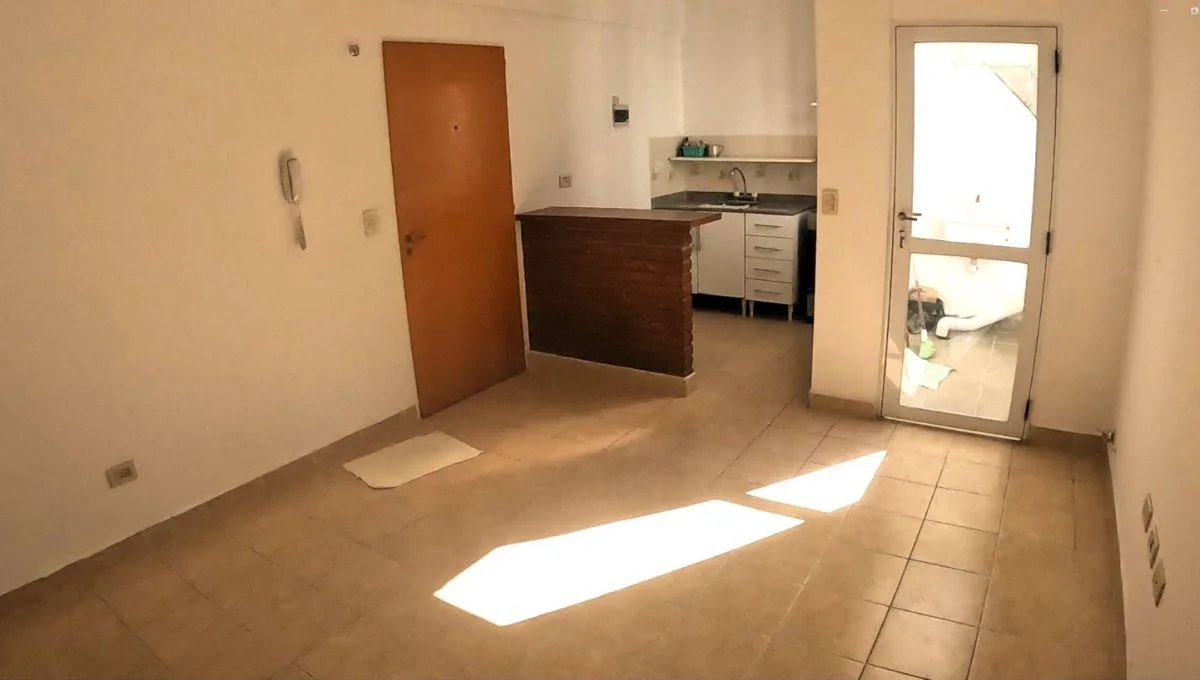 PH en Alquiler: 2 Ambientes + Balcón en Villa del Parque Listo Para Habitar