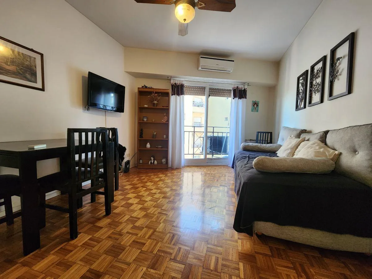 40 m² rear-facing, furnished