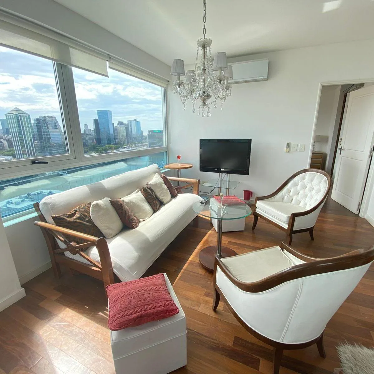 Puerto Madero, north-facing balcony, furnished