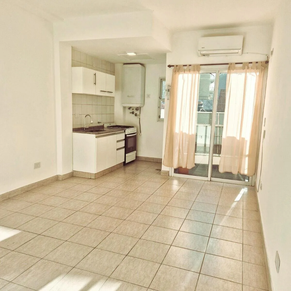 Studio with balcony and A/C
