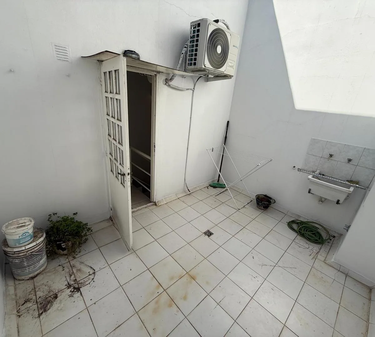 Duplex 10th-11th with patio