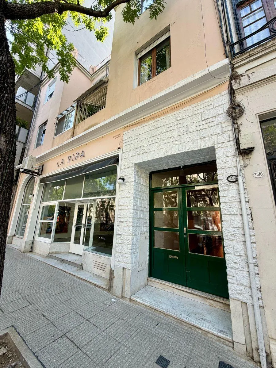 1 dormitorio con patio propio