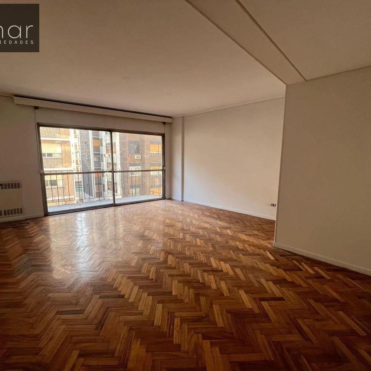 5° piso al frente con balcón