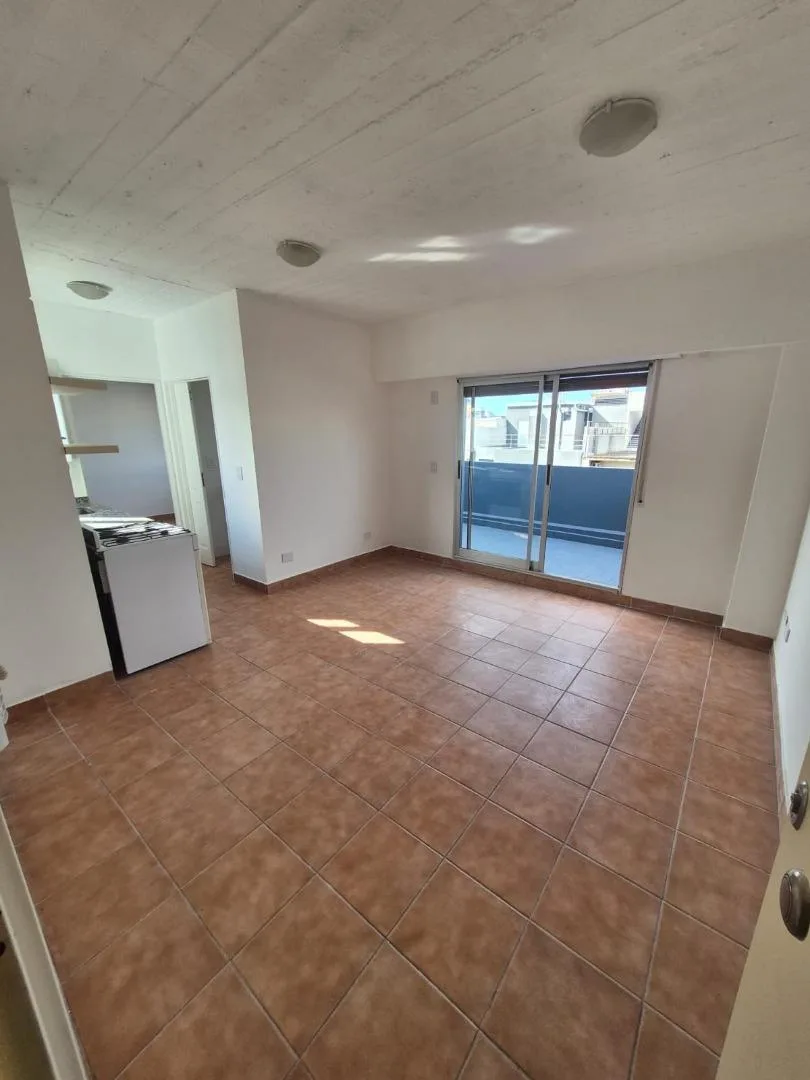 Departamento 2 Ambientes Al Frente con Balcon