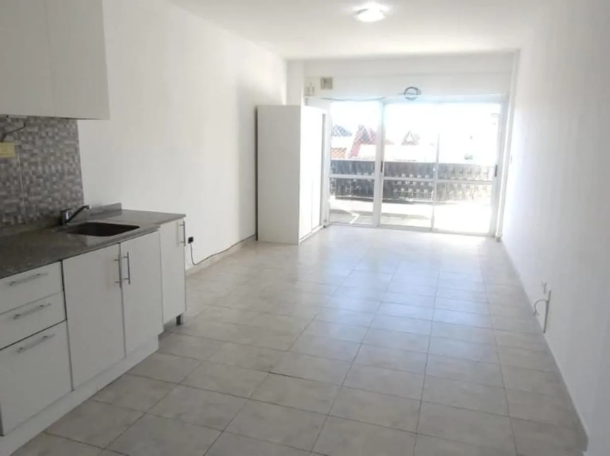 Monoambiente Al Contrafrente con Balcon